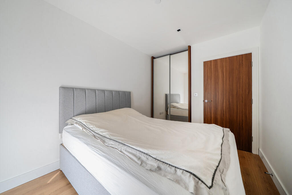 Longfield Avenue, London