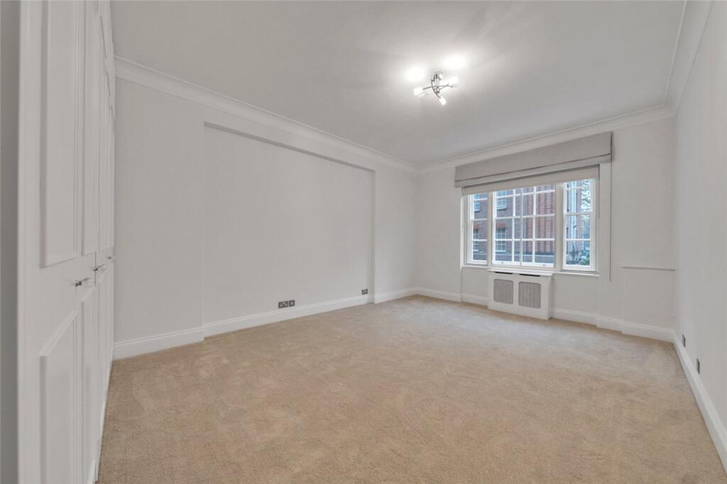 Finchley Road, St John's Wood, London, NW8