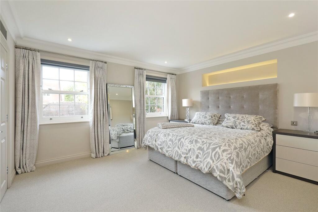 Rydon Mews, Wimbledon, London, SW19