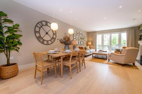 Carlton House, Teddington Riverside, Lodnon, TW11