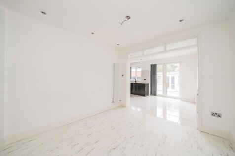 Hall Road, Isleworth