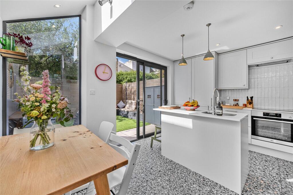 Landells Road, London, SE22