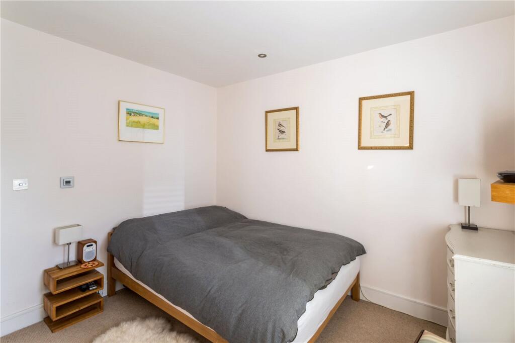 Bromells Road, London, SW4