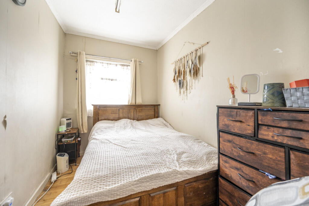 Manor Hall Gardens, Leyton, London, E10