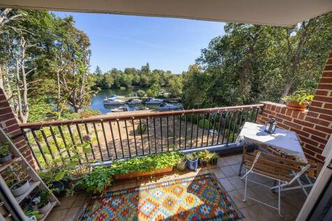 Riverside Court, River Reach, Teddington