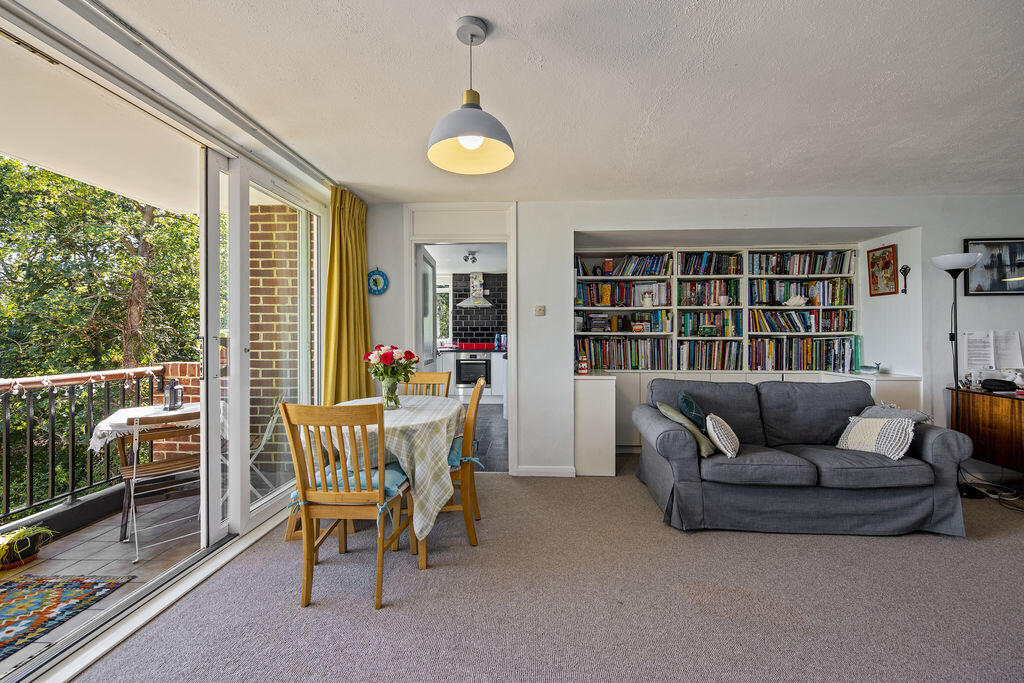 Riverside Court, River Reach, Teddington