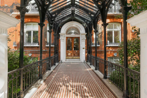 Drayton Gardens, Chelsea, London, SW10