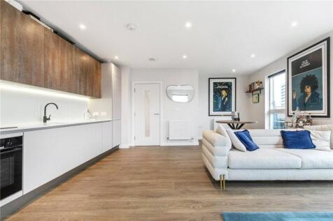 Chatfield Road, London, UK, SW11