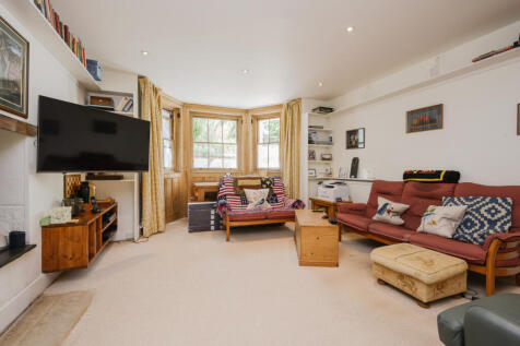 Lingfield Road, Wimbledon Village, SW19