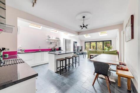 Lyncroft Gardens, Ealing