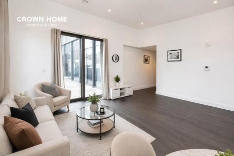 Gatsby Apartments, 18 Gunthorpe Street, Aldgate, E1