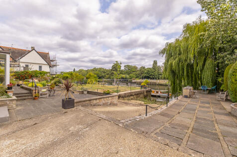 Twickenham Road, Teddington, TW11