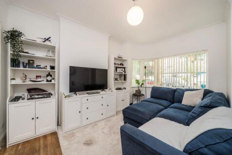 Rosecroft Gardens, Twickenham