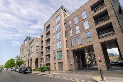 Thomas Road, London, E14