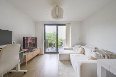 Kingfisher Heights, Silvertown, London, E16