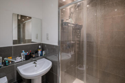 Boardwalk Place, London, E14