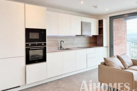 Luxury 2B2B Apartment | Skyline Apartments | London E3| 659190SL