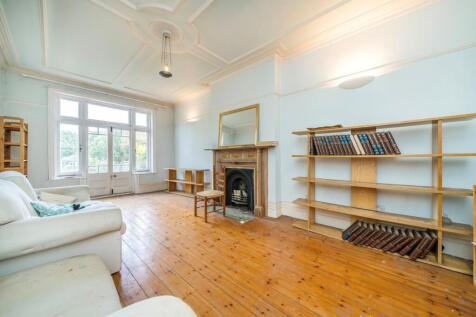 Western Gardens, Ealing