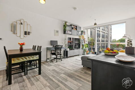 Triathlon Point, Madison Way, Stratford, E20