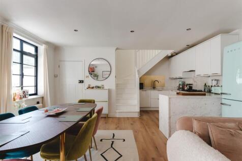 St. Thomas's Place, London