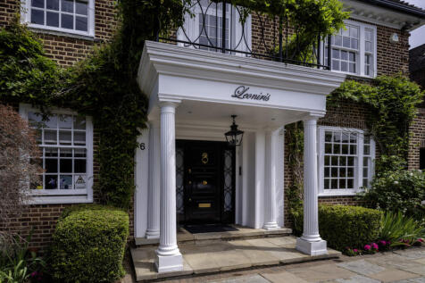 Holne Chase, London, N2