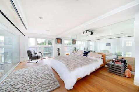Victorian Heights, 
Thackeray Road, SW8
