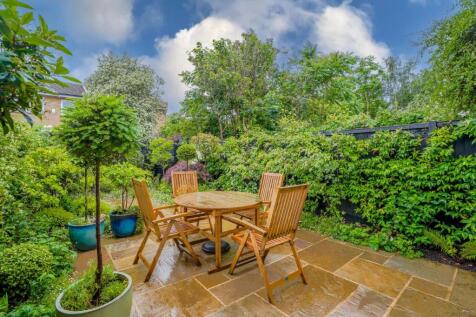 Oliver Mews, Peckham, London, SE15