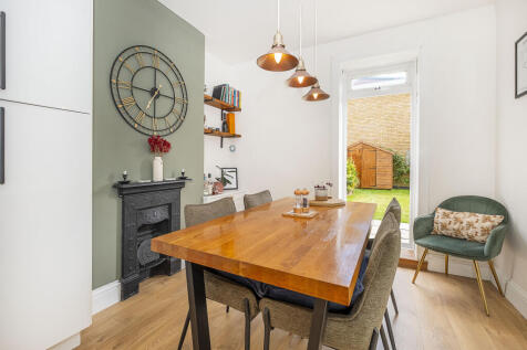 Garratt Lane, London, SW18