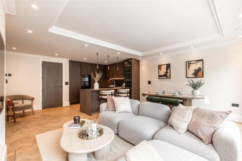 82, High Street Mews, Wimbledon, London, SW19