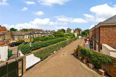 Abercorn Mews, Richmond, TW10