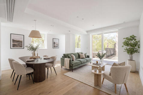 Chiswick Green, Chiswick High Road, W4