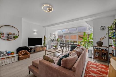 Broadhurst Gardens, South Hampstead, London, NW6