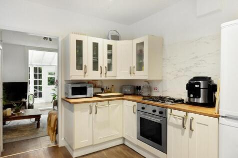 Cathles Road, 
Clapham, SW12