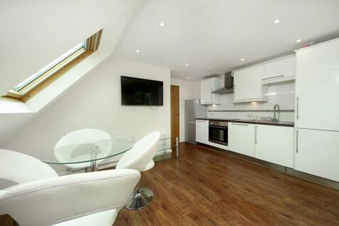 Gunnersbury Avenue, Ealing, W5