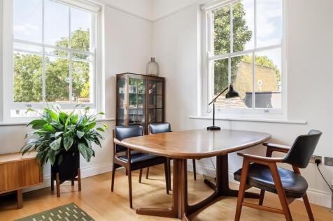 Ealing Court Mansions, Ealing W5