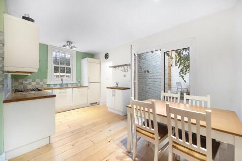 The Alberts, Richmond, TW10