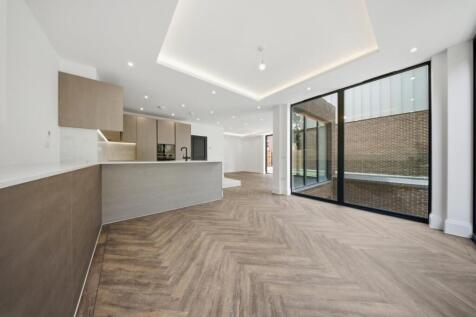 Castlebar Hill, Ealing, W5