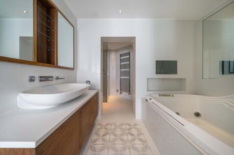 Normand Mews, London, W14