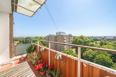 Fitzhugh Grove, Wandsworth, London, SW18