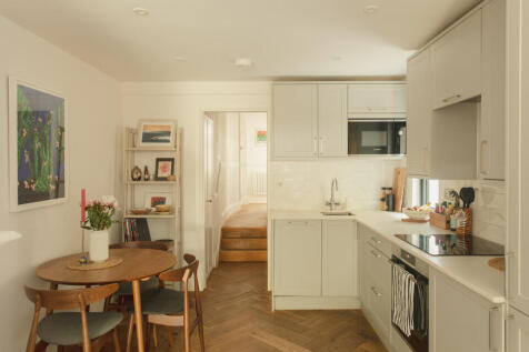 Tarbert Road, East Dulwich, London, SE22