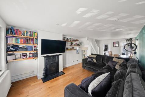 St Andrews Road, Hanwell, W7