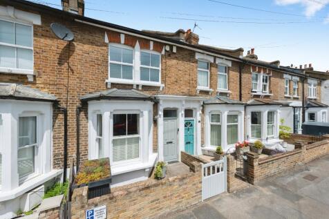 Victor Road, Teddington, TW11