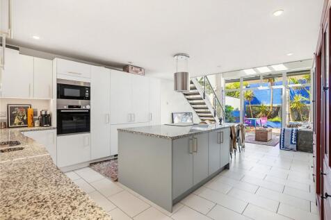Ilminster Gardens, SW11