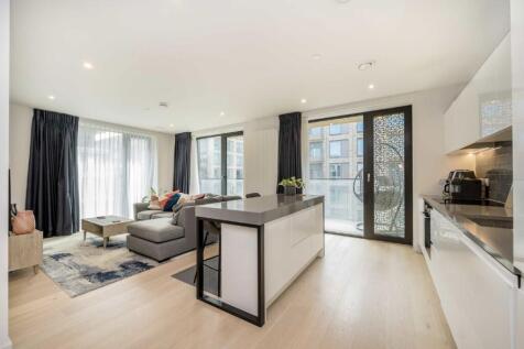 Royal Crest Avenue, Royal Wharf