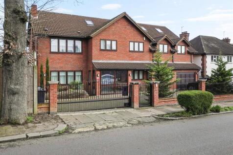 Brackendale, London