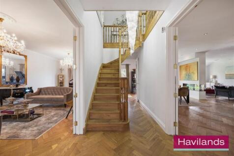 Brackendale, London