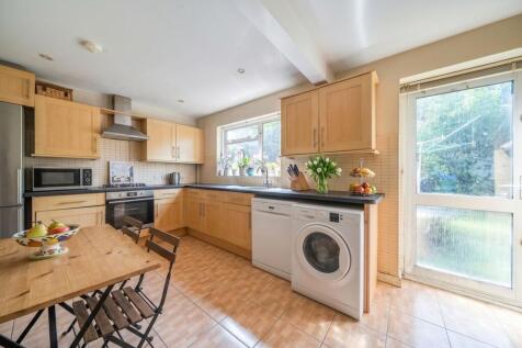 Meadlands Drive, Richmond, TW10