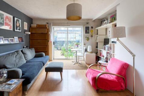 Jackson Close, Victoria Park Village E9