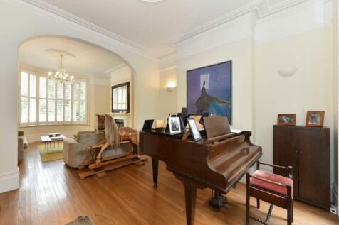 Meynell Crescent, Victoria Park