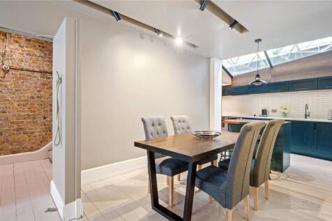 Brushfield Street, Spitalfields, London, E1